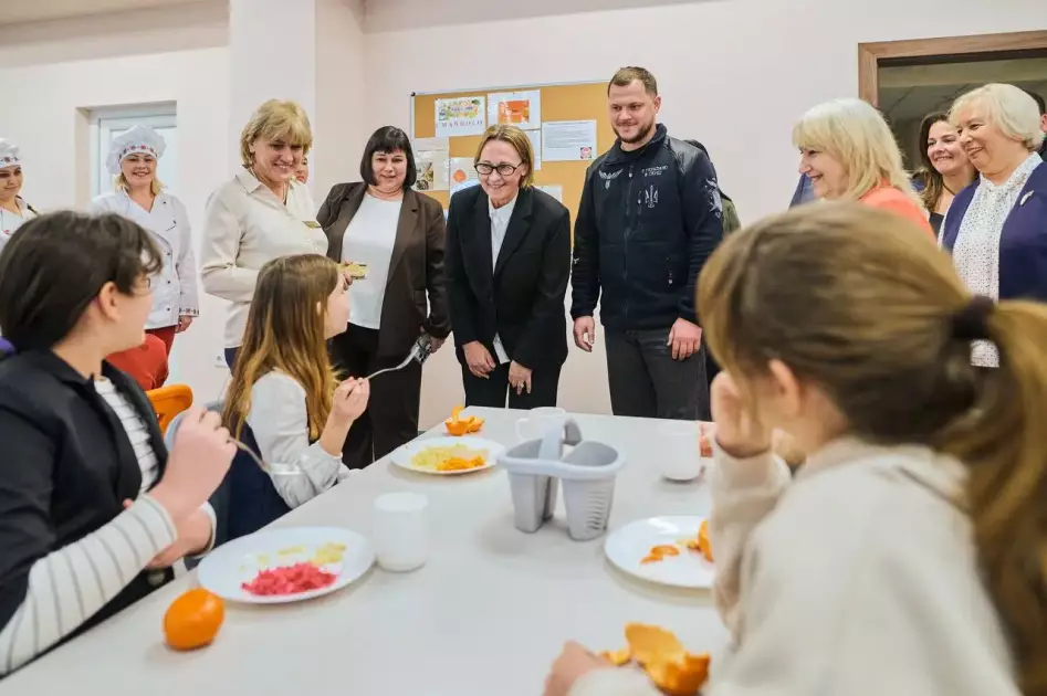 Нові харчоблоки і фабрика-кухня: на Київщині модернізують систему шкільного харчування - 2