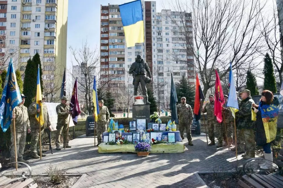 У Києві вшанували полеглих добровольців до Дня українського бійця - 4