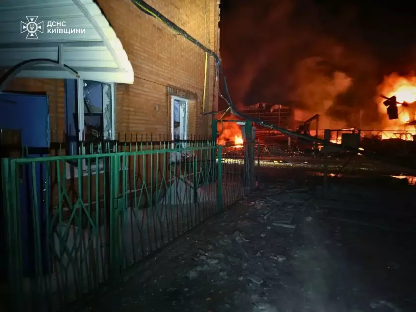 Росія атакувала Київщину ракетами та дронами: є загиблі, постраждали Бровари та кілька громад - 1