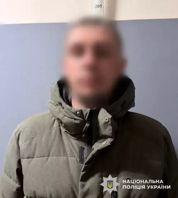 У Дніпровському районі Києва чоловік підірвав запал від гранати у квартирі - 1