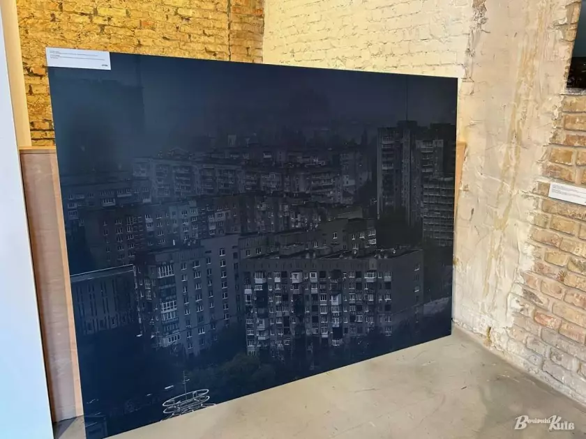 «До світла»: у Києві відкрили фотовиставку Ліберових про героїзм енергетиків та рятувальників цієї зими - 9