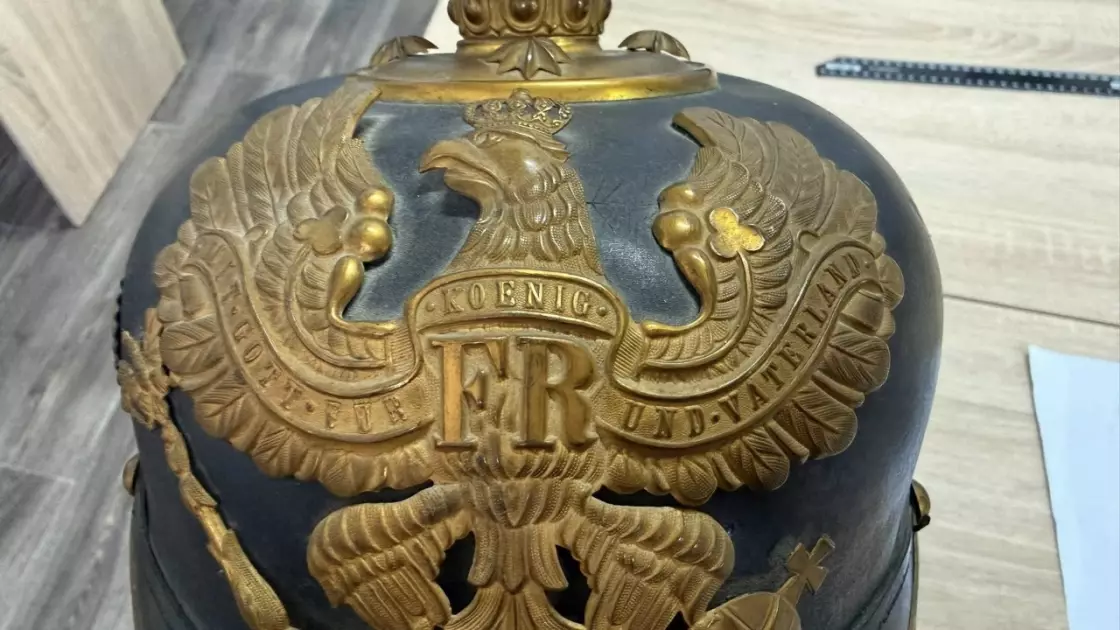 Київські митники врятували рідкісний шолом прусського офіцера від незаконного вивезення за кордон - 4