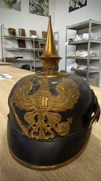 Київські митники врятували рідкісний шолом прусського офіцера від незаконного вивезення за кордон - 1