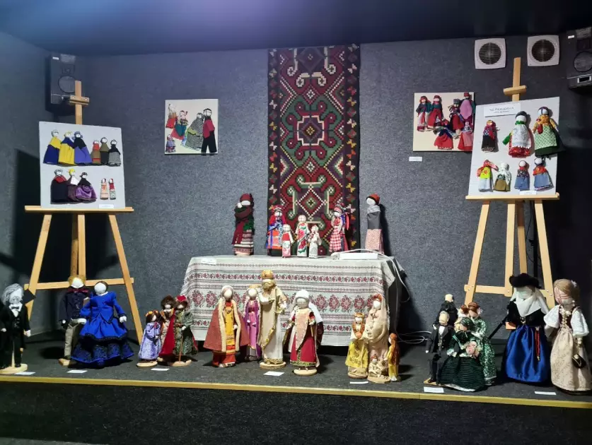 «Таїна української ляльки»: у Києві відкрили виставку, що зберігає історію поколінь - 9