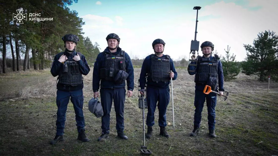 Понад 44 тисячі гектарів під контролем: на Київщині перевіряють небезпечні території через міни - 2