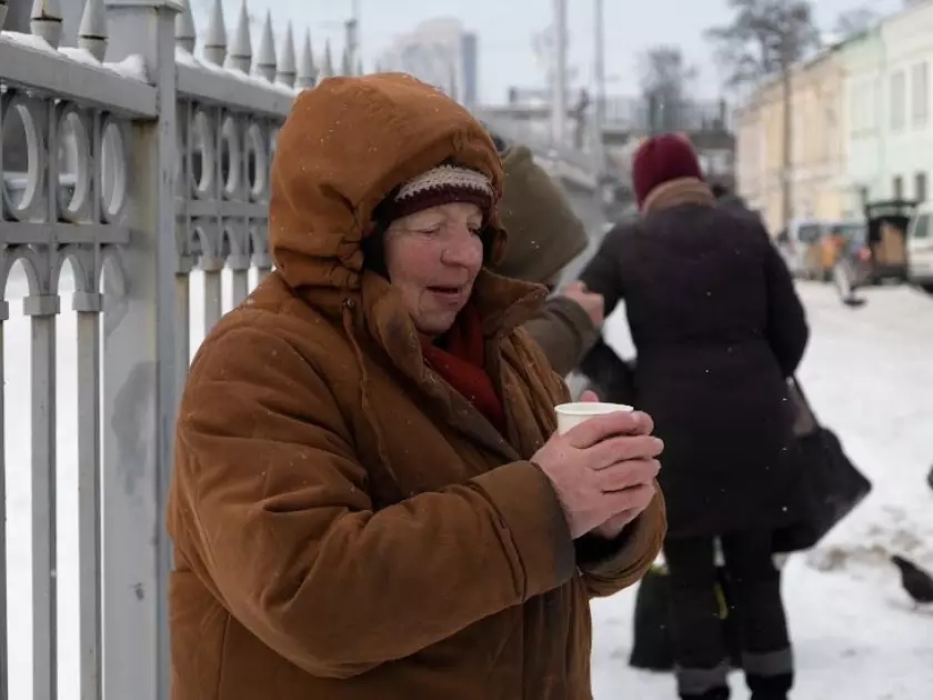 200 гарячих обідів щодня: підсумки зимового соціального патрулювання Києва - 3