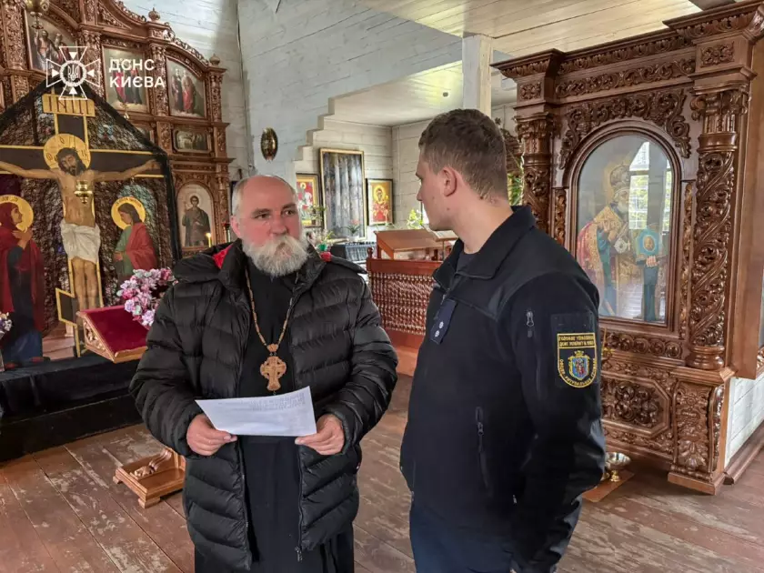 Перед Великоднем рятувальники перевіряють храми Києва на пожежну безпеку - 2