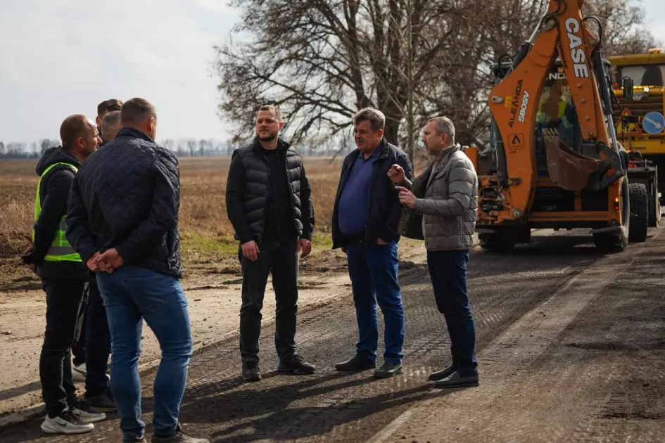 Київщина відновлює понад 6 тисяч км доріг: рекордне фінансування та ремонт мостів - 3