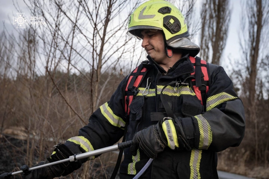 Пікнік із небезпекою: у Святошинському районі рятувальники дві години гасили пожежу - 2