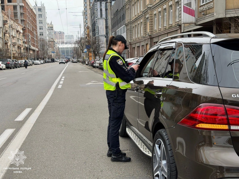 Смуга громадського транспорту — не паркінг: у Києві штрафують порушників ПДР - 2