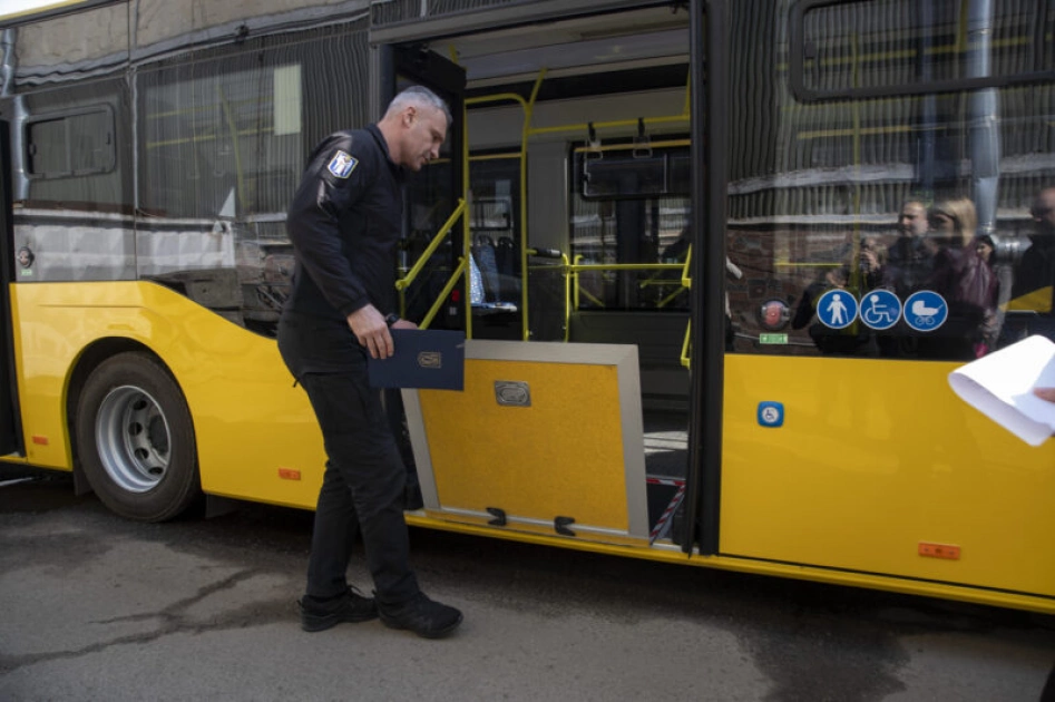 У Києві на маршрути вийшли ще 20 нових автобусів: які напрямки оновили - 1