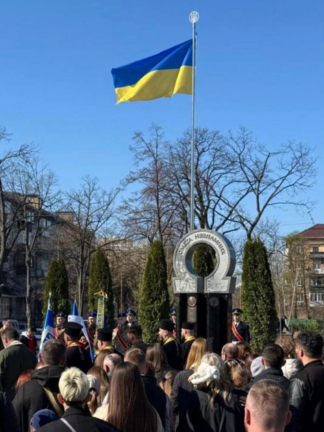 У Дарниці відкрили скульптуру "Омега Незламних": пам’ять про героїзм спецпризначенців - 1