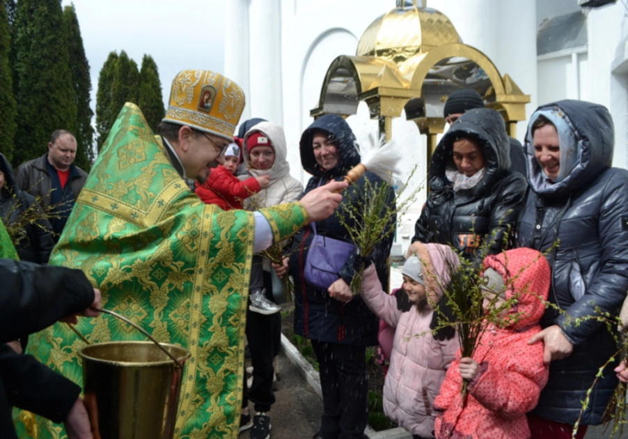 Верба, молитва та родинне свято: як кияни й мешканці області зустрічають свято - 1