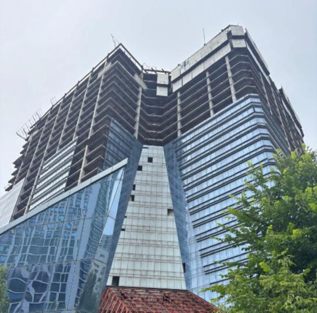 Недобудований Sky Towers у Києві продали за 560 млн: хто став новим власником - 1