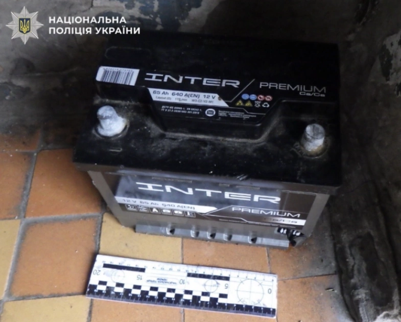 У Києві пограбували BMW і підпалили авто, щоб замести сліди: поліція затримала двох чоловіків - 4