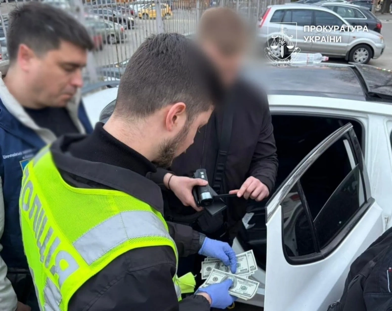 У Києві викрили дві схеми фіктивного працевлаштування для отримання «броні» від мобілізації - 1