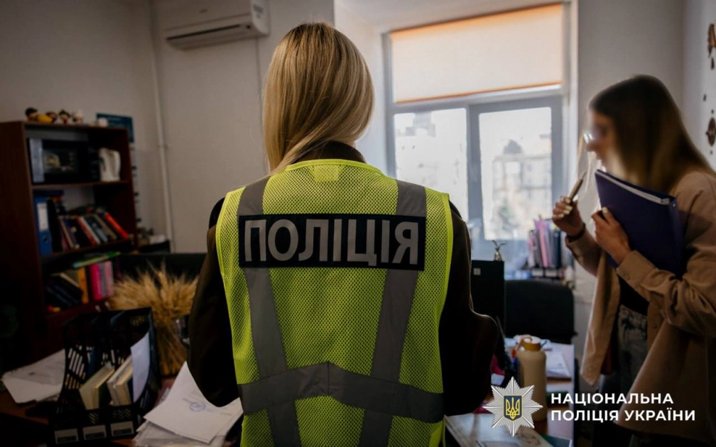 Бізнес на документах: у Києві ліквідували масштабну схему легалізації іноземців - 1