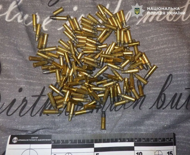 У Києві затримали чоловіка з автоматом у дворі ЖК - що відомо - 2