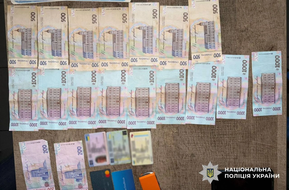 У Києві викрили схему «платних» черг у сервісних центрах МВС - 1