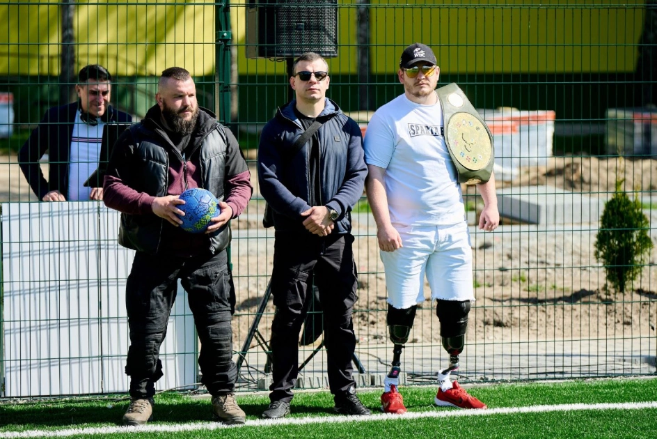 В Оболонському районі відкрили новий сучасний стадіон для школярів - 3