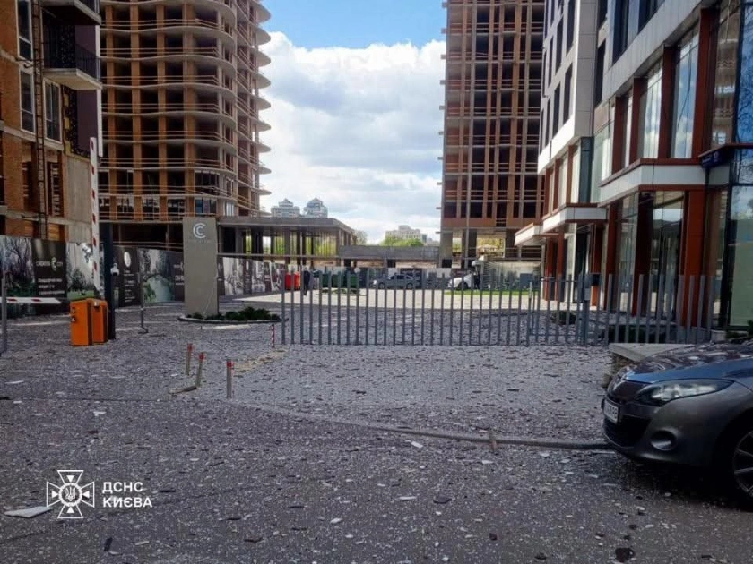 Наслідки атаки дронів на Київ 28 квітня: пожежі, руйнування та постраждалі (фото) - 4