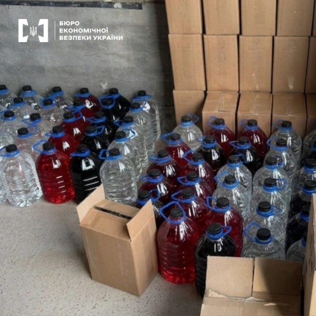 На Київщині викрили підпільний цех фальсифікованого алкоголю з продажем по всій Україні - 2