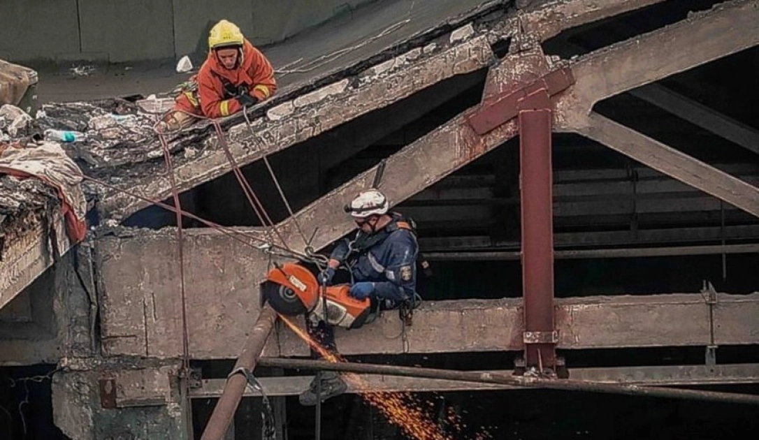 Робота на межі ризику: як верхолази ДСНС розбирають завали на Київщині - 1