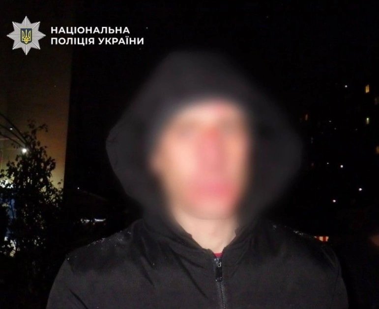У Києві засудили чоловіка, який пограбував пораненого військового - 1