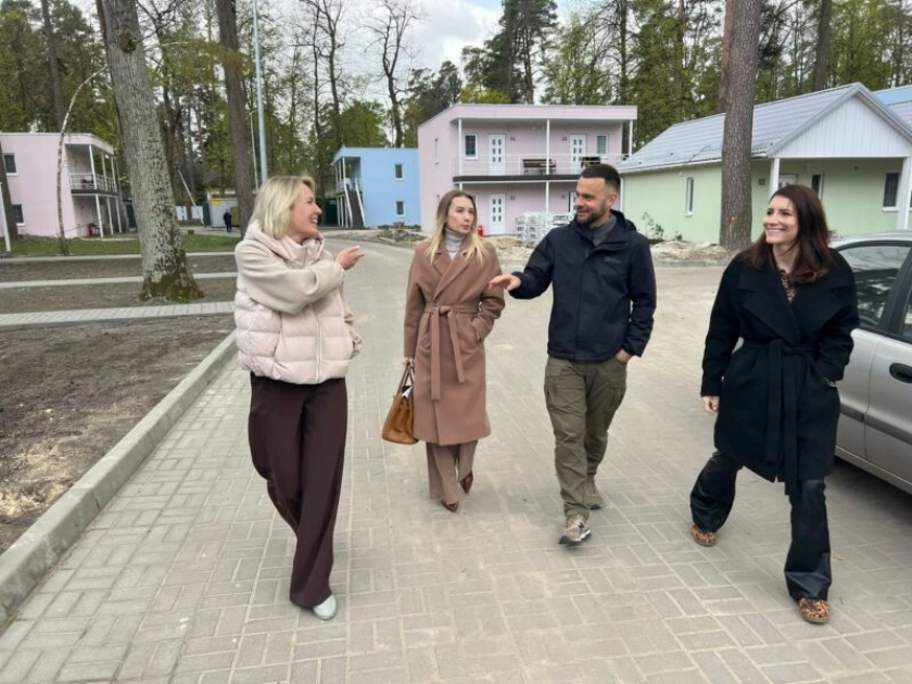 У Ворзелі відкрили нову чергу пансіонату для літніх переселенців: скільки людей уже заселили - 1