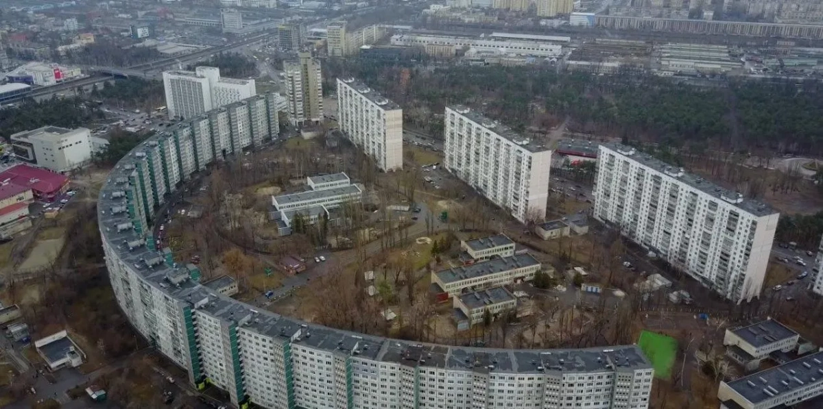 Гіганти столиці: де шукати 3 найдовші будинки Києва, які видно навіть з космосу - 3