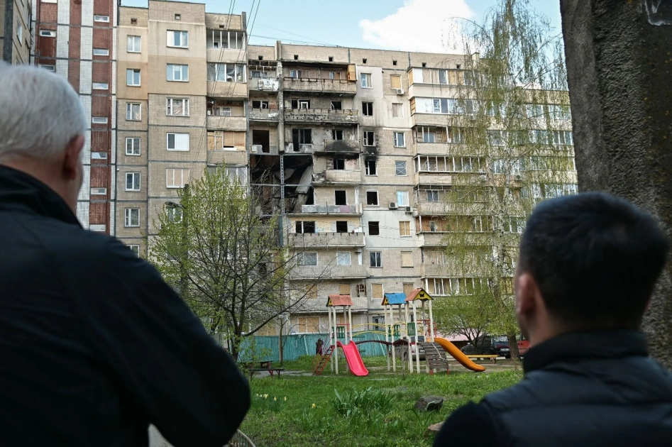 У Святошинському районі Києва відновлюють 300+ будинків після обстрілів: як тривають роботи - 2