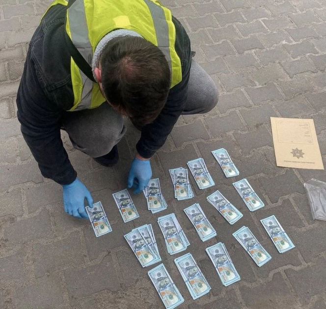 Гуманітарні авто замість допомоги продавали онлайн: на Київщині розкрили схему - 1