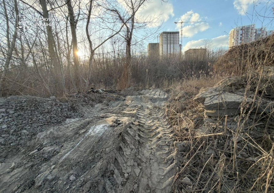 На Багриновій горі виявили 1500 квадратів сміття: водойма почала міліти - 1