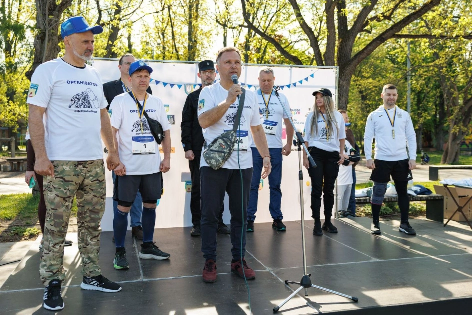 На ВДНГ відбувся забіг єдності: як сотні учасників збирали кошти для морської піхоти - 1