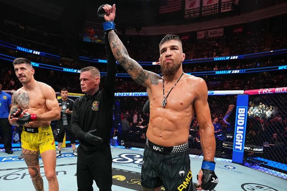 Боєць з Київщини Ярослав Амосов здобув другу перемогу в UFC та ефектно відсвяткував успіх - 2