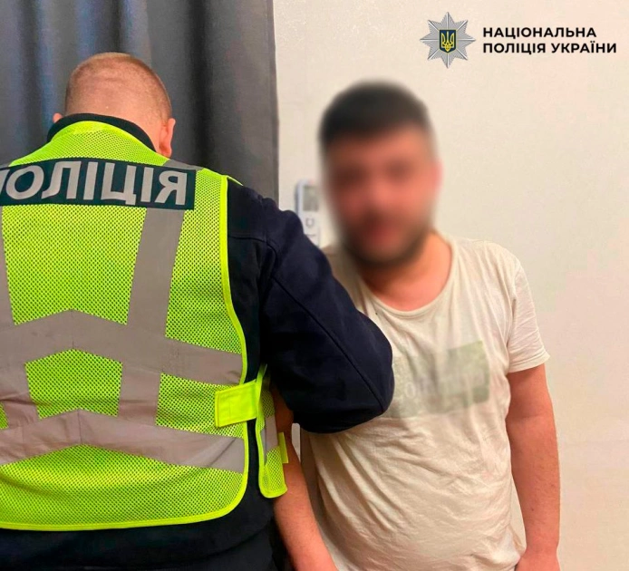 Кривавий конфлікт на Подолі: у Києві затримали іноземця за напад із ножем - 1