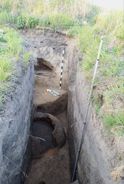 У Ташані на Київщині знайшли християнський некрополь XVIII–XIX століть і артефакти давньої історії - 3