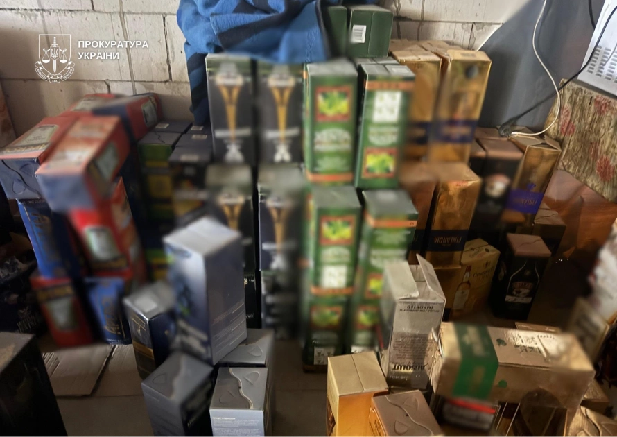 У столиці зупинили нелегальний цех алкоголю: продукцію розливали в «тетрапак» - 2