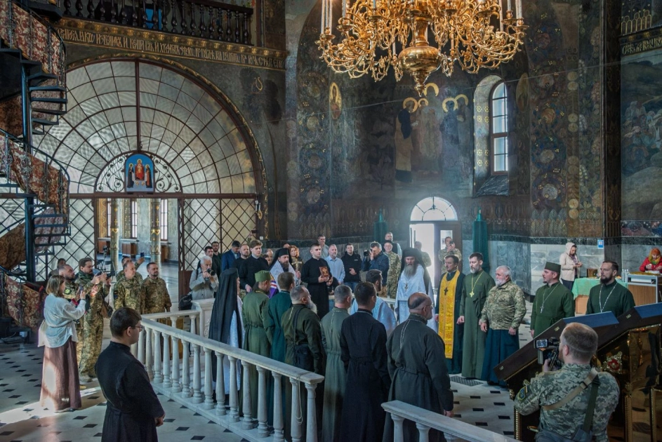 «Щит для воїнів»: у Лаврі передали військовим особливі ікони, створені для фронту - 1