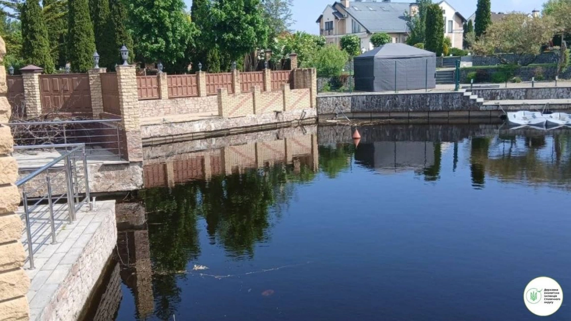 Паркани замість пляжів на Дніпрі: у Козині зафіксували масове захоплення берегової лінії - 3
