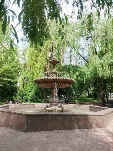 У Києві стартував сезон фонтанів: де вже працюють водограї у парках і скверах - 4