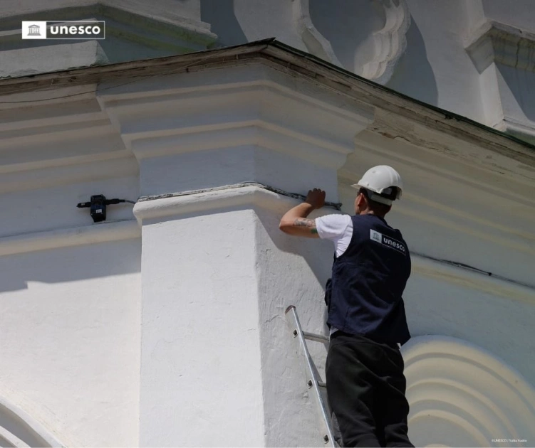 У Києво-Печерській лаврі встановили італійську систему моніторингу впливу атак - 1