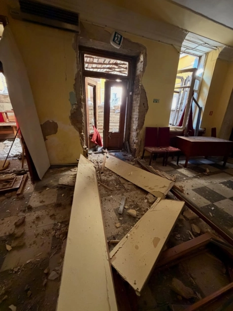 У Києві пошкоджено МЦКМ під час російського обстрілу: що відомо - 1