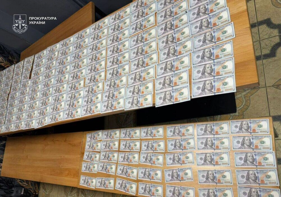 У Києві затримали жінку за схему з «бронюванням» за 18 тисяч доларів - 1