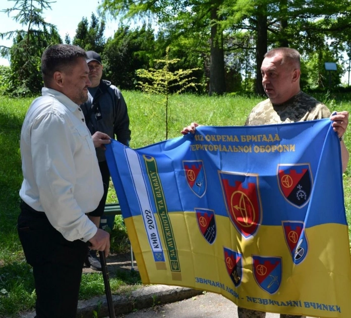 У Києві в Національному ботсаду з’явилась Алея пам’яті та слави 112 ОБрТрО - 3