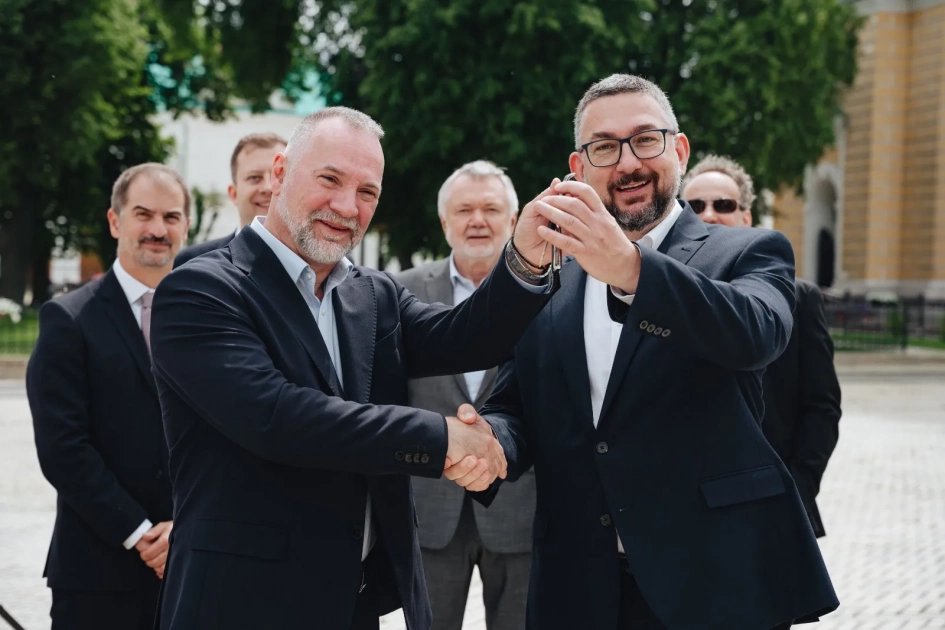 Києво-Печерська лавра отримала від Чехії мобільну станцію цифровізації ARK III для збереження спадщини - 2