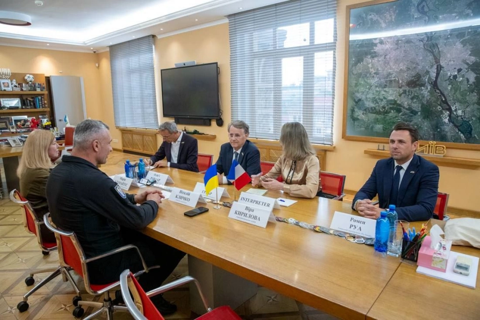 Кличко: допомога Орлеана Києву — це знак солідарності та підтримки України у війні - 3