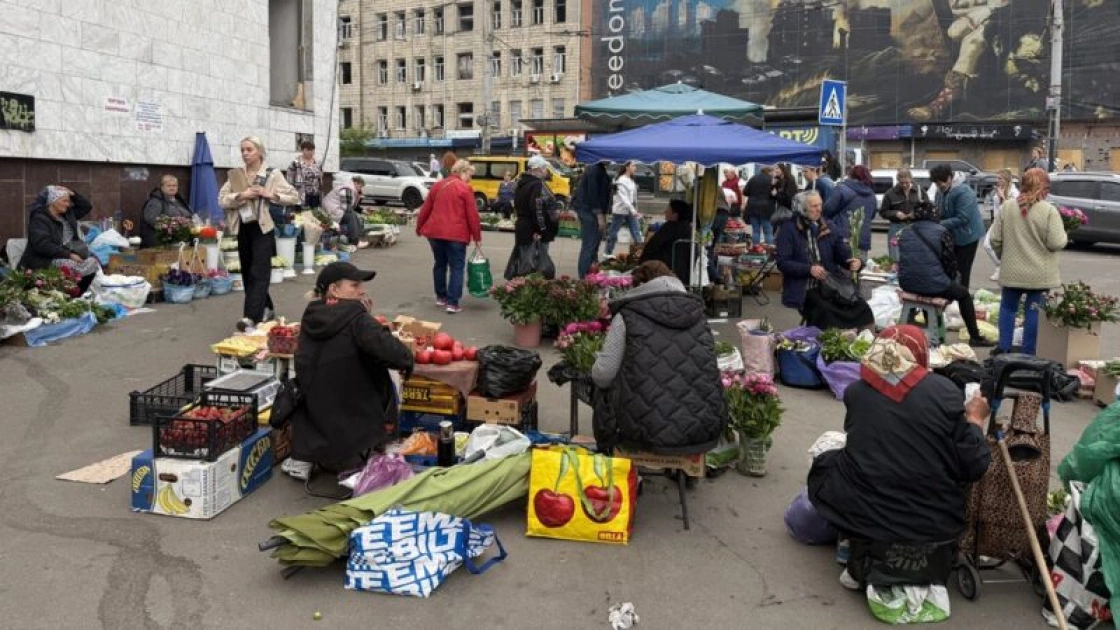 Після руйнування Лук’янівського ринку продавці повертаються до торгівлі просто неба - 3