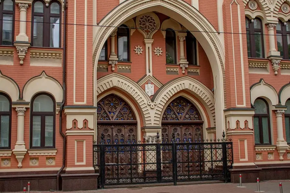 Пряничний будинок барона Ікскюль-Гільденбанда на Шовковичній 19 - архітектурна перлина київських Липок - 2