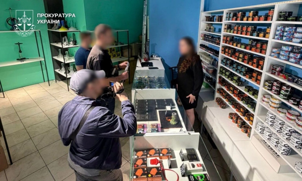 У Києві вилучили вейпи та рідини на 12 млн грн: викрито масштабний нелегальний продаж - 2